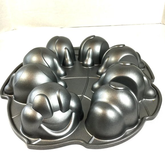 NORDIC WARE Caterpillar 8 Section Cakelet  Pan EUC - Picture 1 of 6